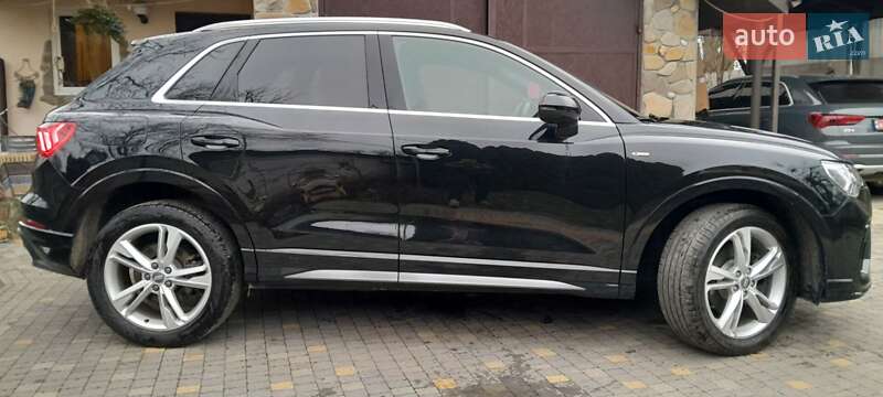 Внедорожник / Кроссовер Audi Q3 2020 в Стрые