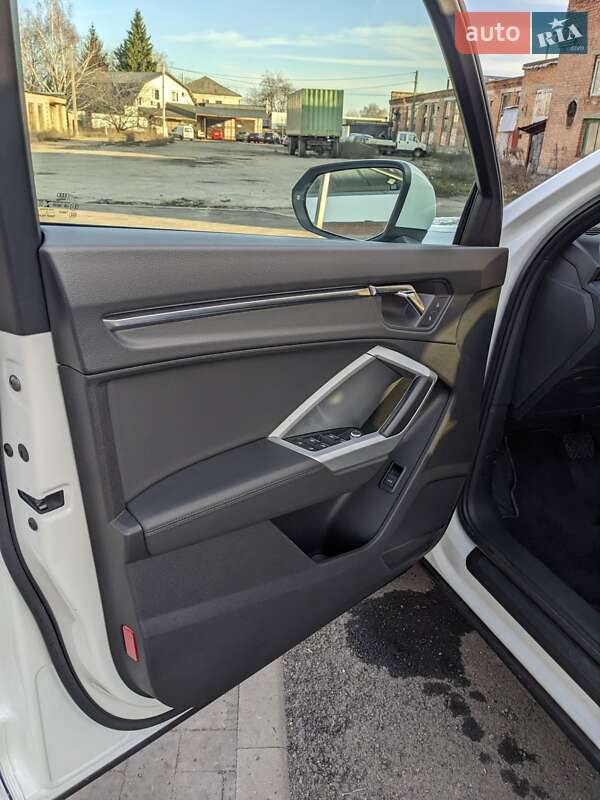 Внедорожник / Кроссовер Audi Q3 2019 в Лубнах фото 26 Внедорожник / Кроссовер Audi Q3 2019 в Лубнах