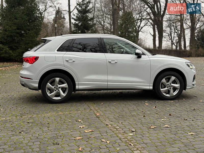 Внедорожник / Кроссовер Audi Q3 2019 в Львове