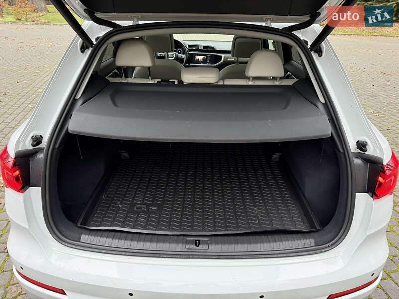 Внедорожник / Кроссовер Audi Q3 2019 в Львове