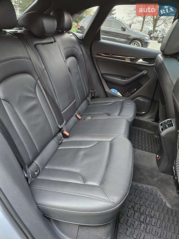 Внедорожник / Кроссовер Audi Q3 2015 в Черновцах