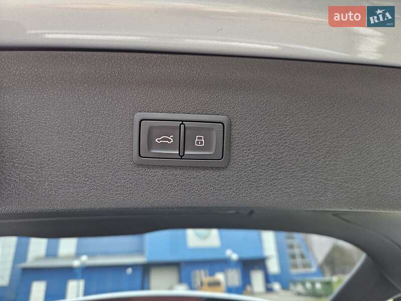 Внедорожник / Кроссовер Audi Q3 2015 в Черновцах