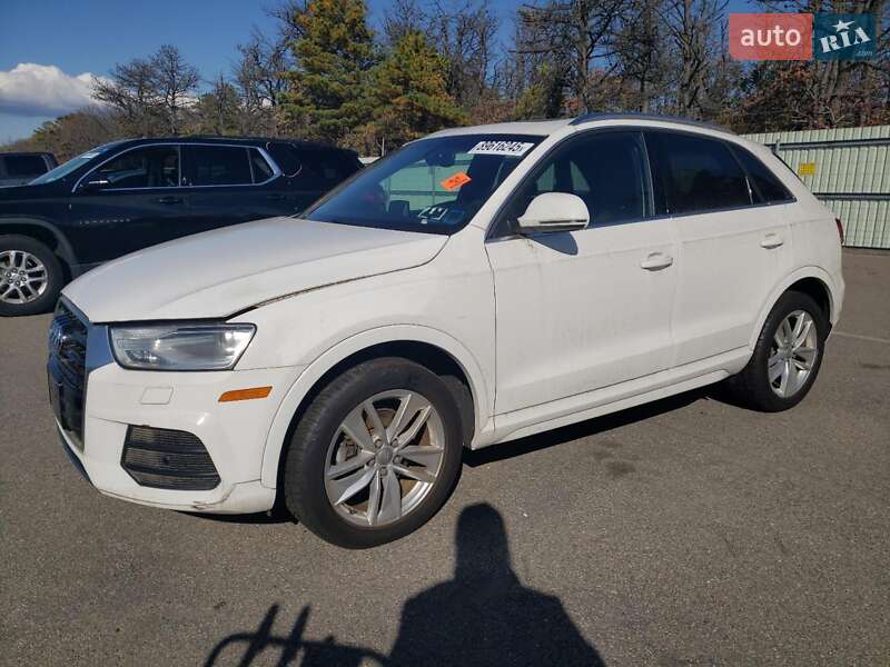 Внедорожник / Кроссовер Audi Q3 2016 в Полтаве