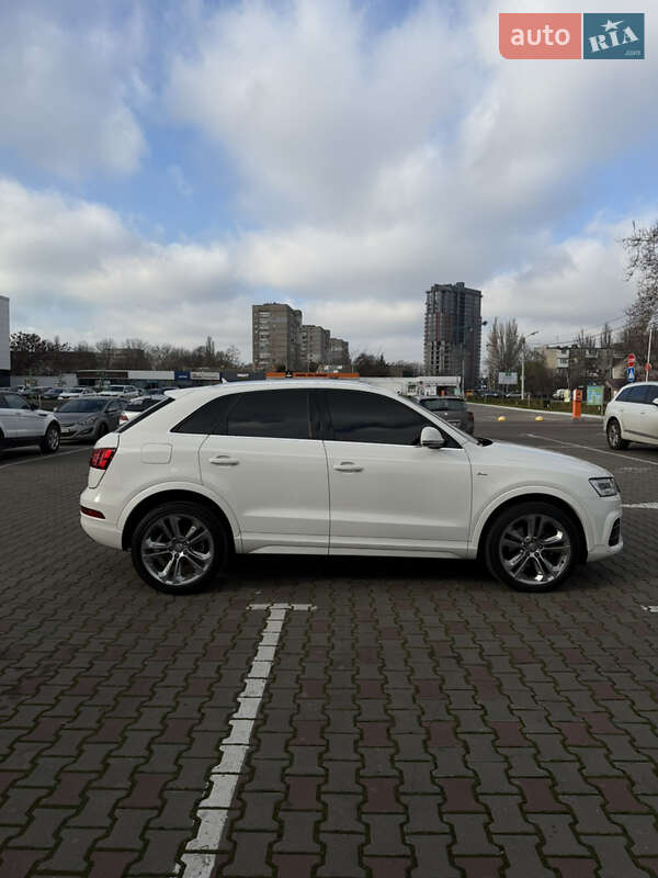 Внедорожник / Кроссовер Audi Q3 2017 в Одессе