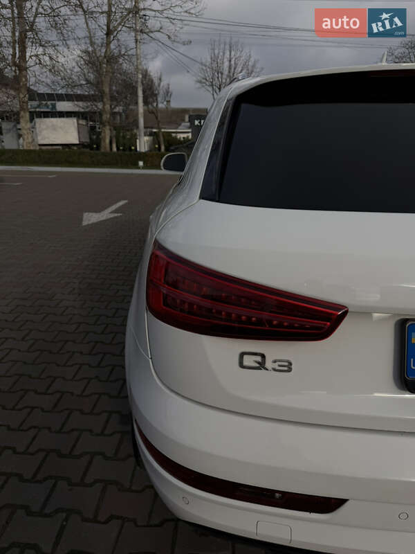 Внедорожник / Кроссовер Audi Q3 2017 в Одессе