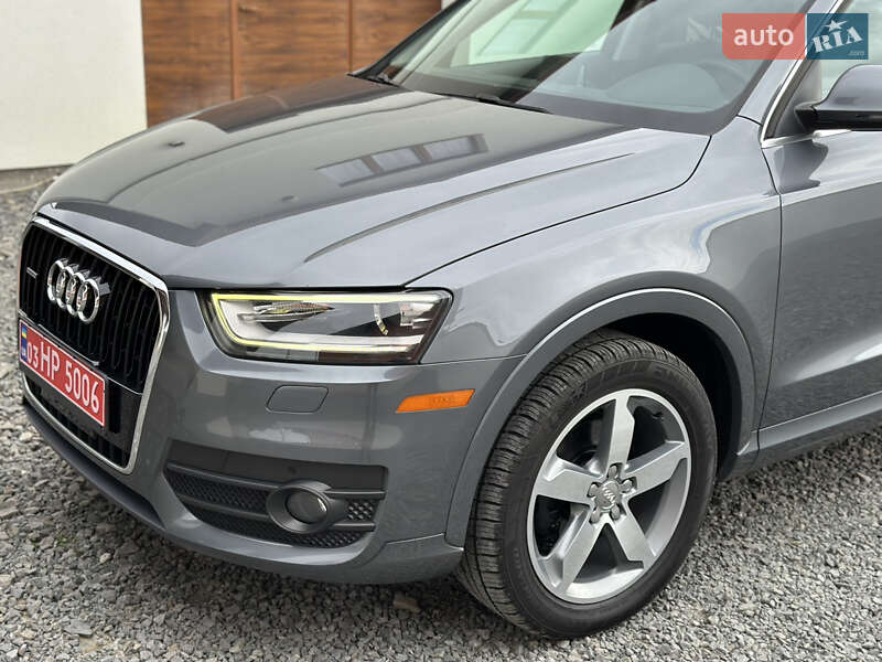 Внедорожник / Кроссовер Audi Q3 2014 в Ужгороде