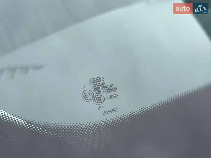 Внедорожник / Кроссовер Audi Q3 2014 в Ужгороде