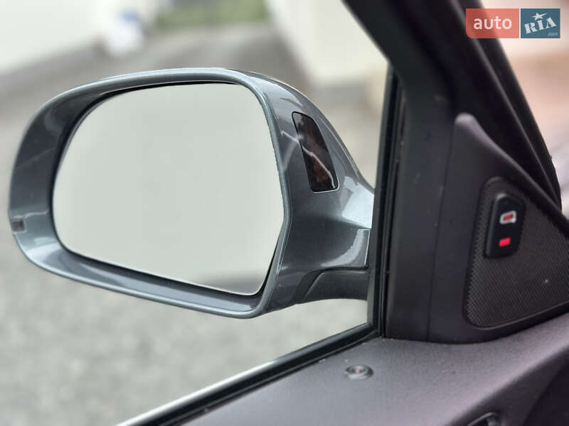 Внедорожник / Кроссовер Audi Q3 2014 в Ужгороде