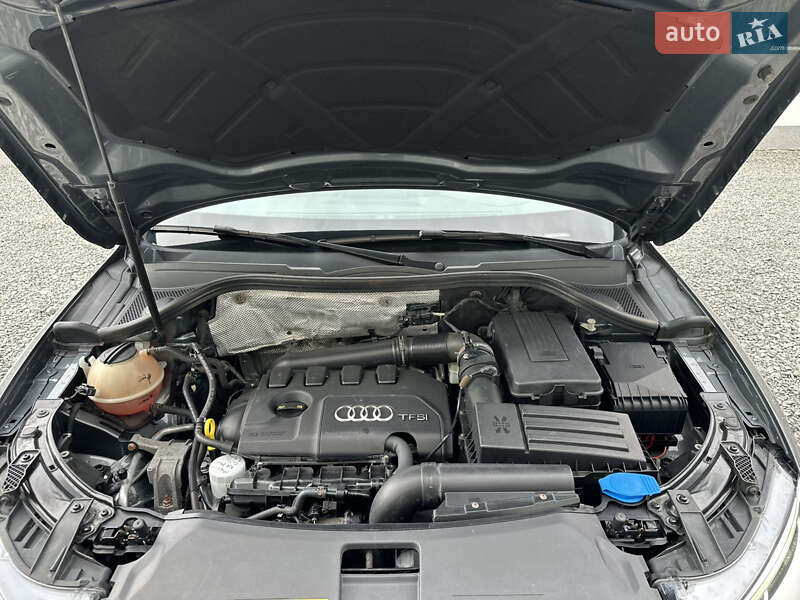 Внедорожник / Кроссовер Audi Q3 2014 в Ужгороде