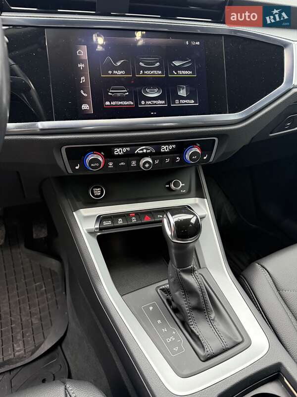 Внедорожник / Кроссовер Audi Q3 2021 в Киеве