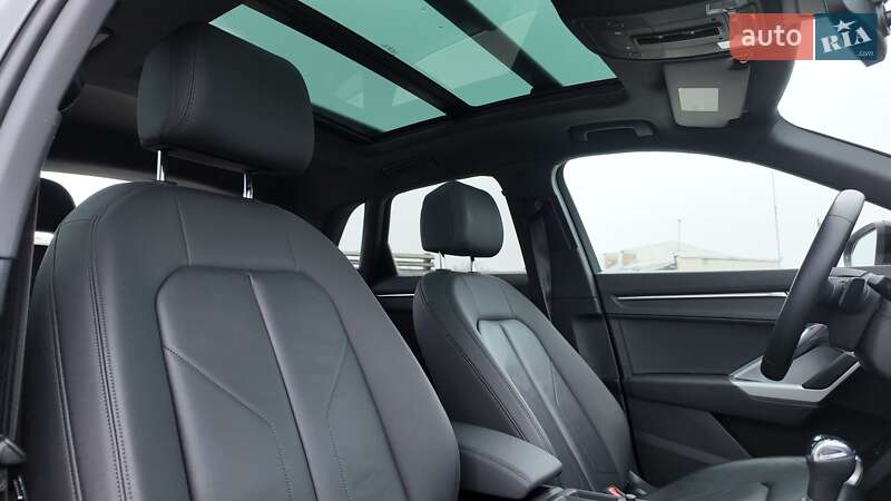 Внедорожник / Кроссовер Audi Q3 2020 в Киеве