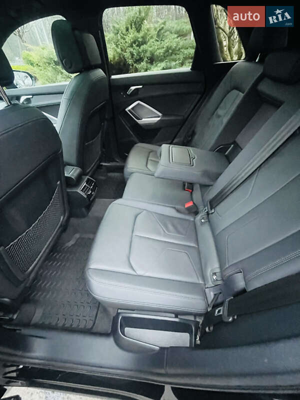 Внедорожник / Кроссовер Audi Q3 2022 в Днепре