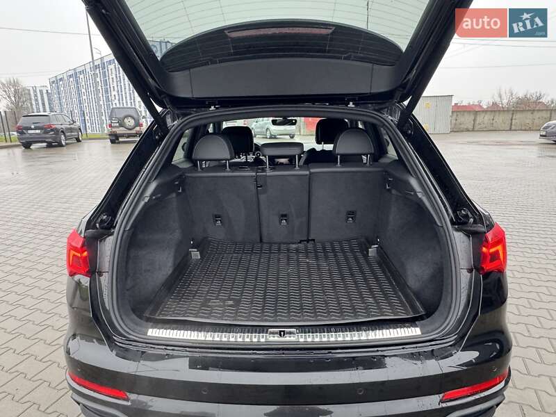 Внедорожник / Кроссовер Audi Q3 2024 в Киеве