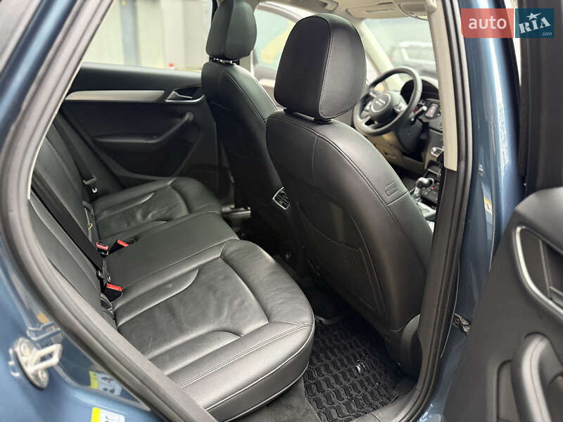 Внедорожник / Кроссовер Audi Q3 2015 в Львове