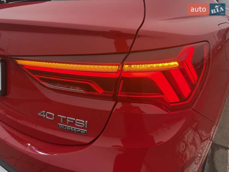 Внедорожник / Кроссовер Audi Q3 2021 в Киеве