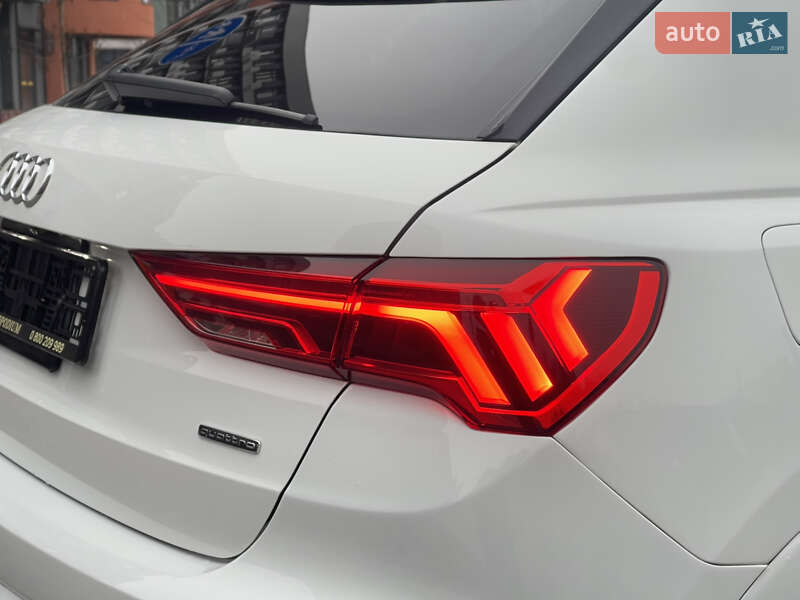 Внедорожник / Кроссовер Audi Q3 2019 в Киеве