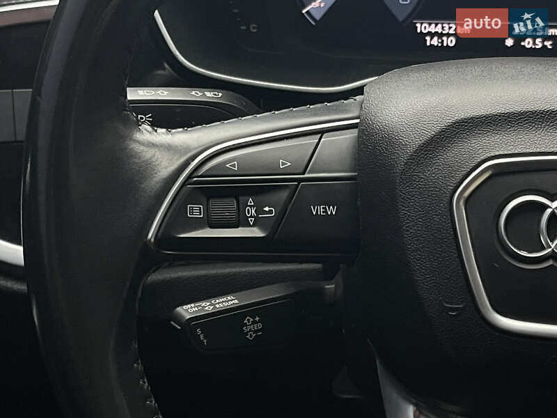 Внедорожник / Кроссовер Audi Q3 2019 в Киеве