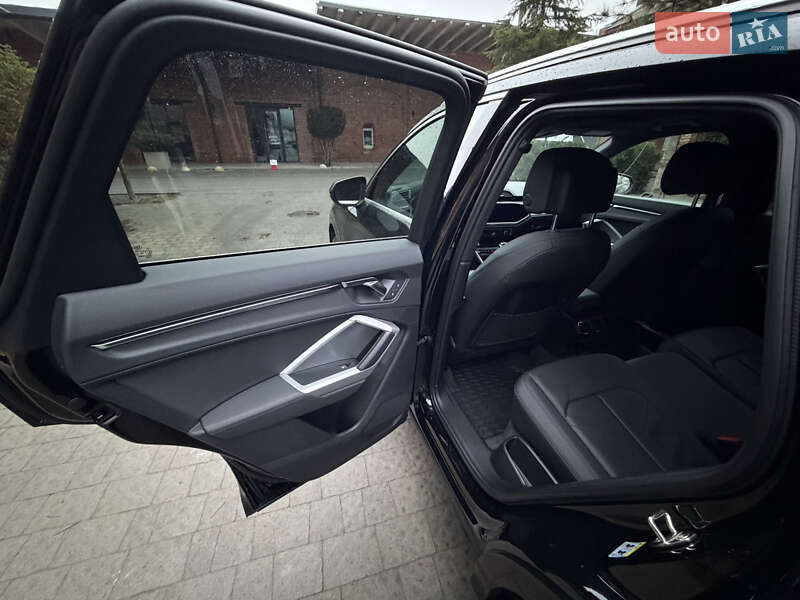 Внедорожник / Кроссовер Audi Q3 2019 в Львове