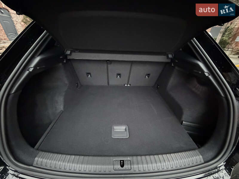 Внедорожник / Кроссовер Audi Q3 2019 в Львове