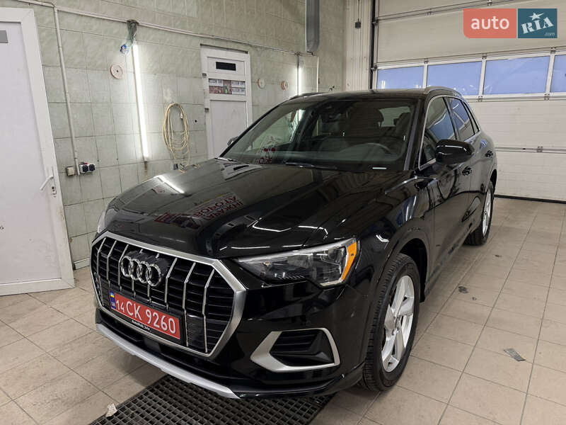 Внедорожник / Кроссовер Audi Q3 2019 в Львове