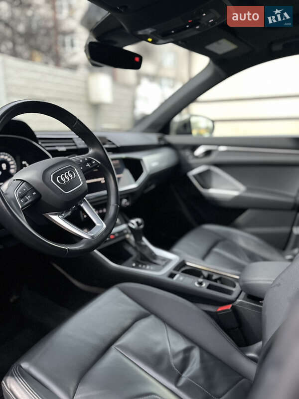 Внедорожник / Кроссовер Audi Q3 2023 в Одессе