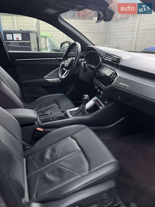 Внедорожник / Кроссовер Audi Q3 2023 в Одессе