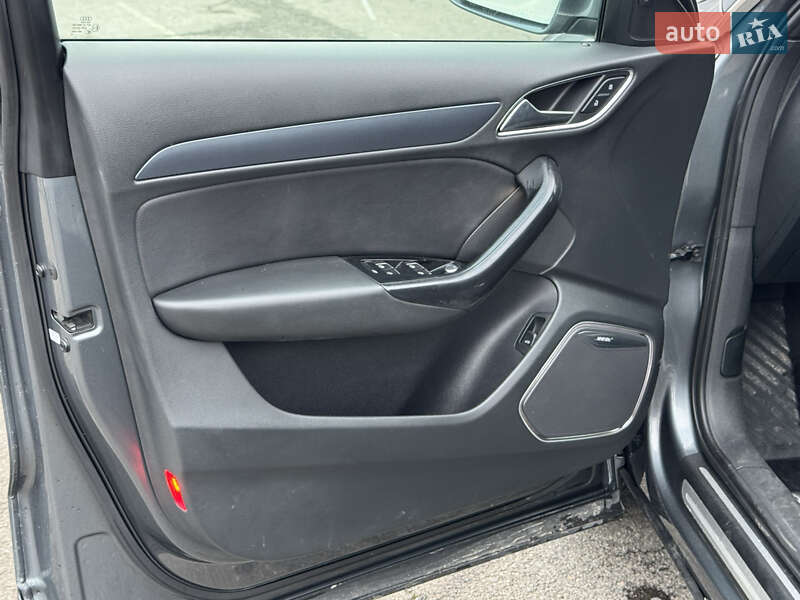 Внедорожник / Кроссовер Audi Q3 2016 в Львове