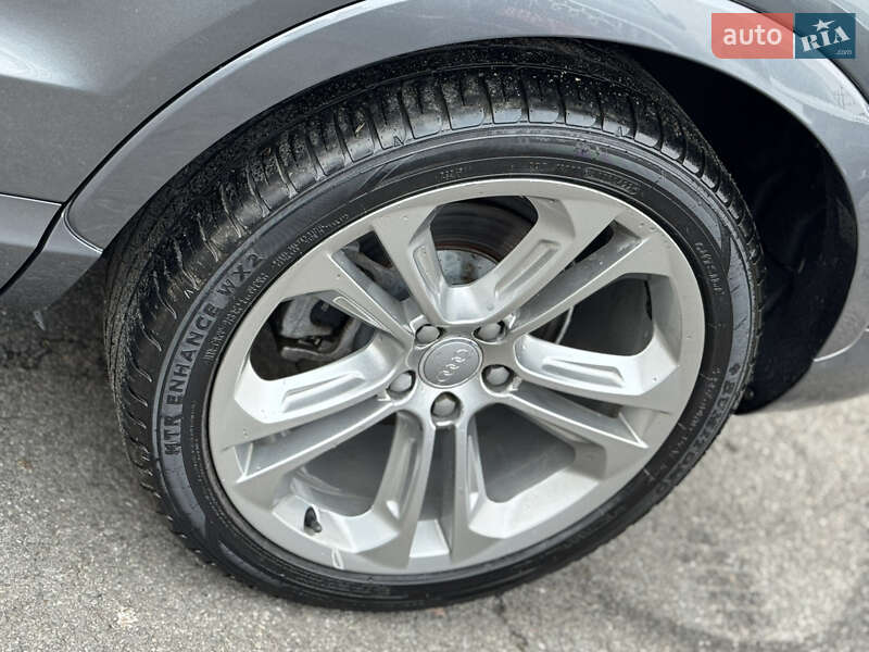 Внедорожник / Кроссовер Audi Q3 2016 в Львове