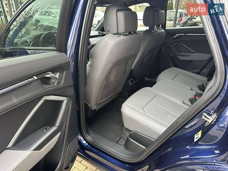 Внедорожник / Кроссовер Audi Q3 2023 в Киеве