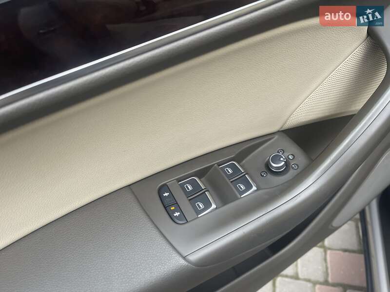 Позашляховик / Кросовер Audi Q3 2013 в Миколаєві