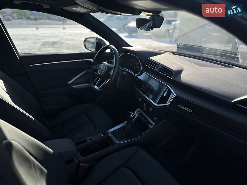 Внедорожник / Кроссовер Audi Q3 2019 в Черновцах