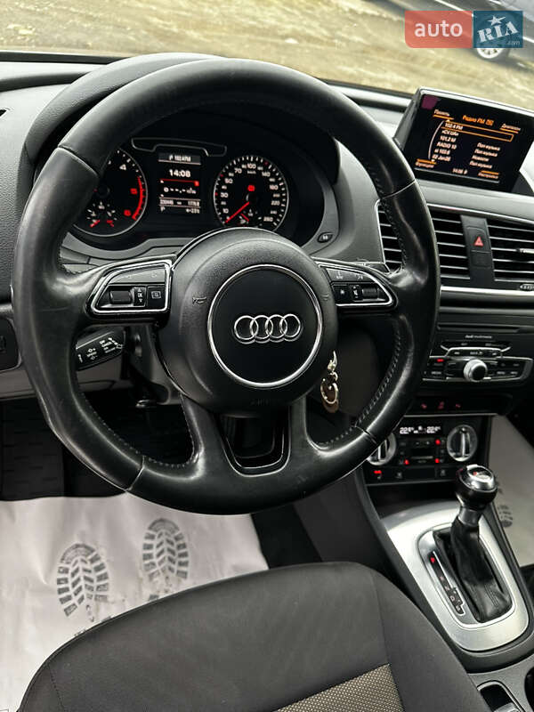 Позашляховик / Кросовер Audi Q3 2012 в Чернівцях