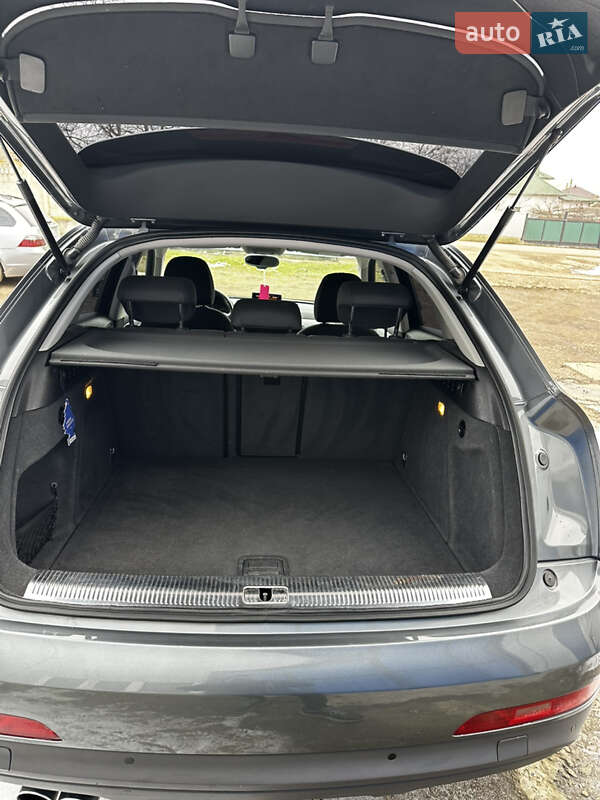 Позашляховик / Кросовер Audi Q3 2012 в Чернівцях