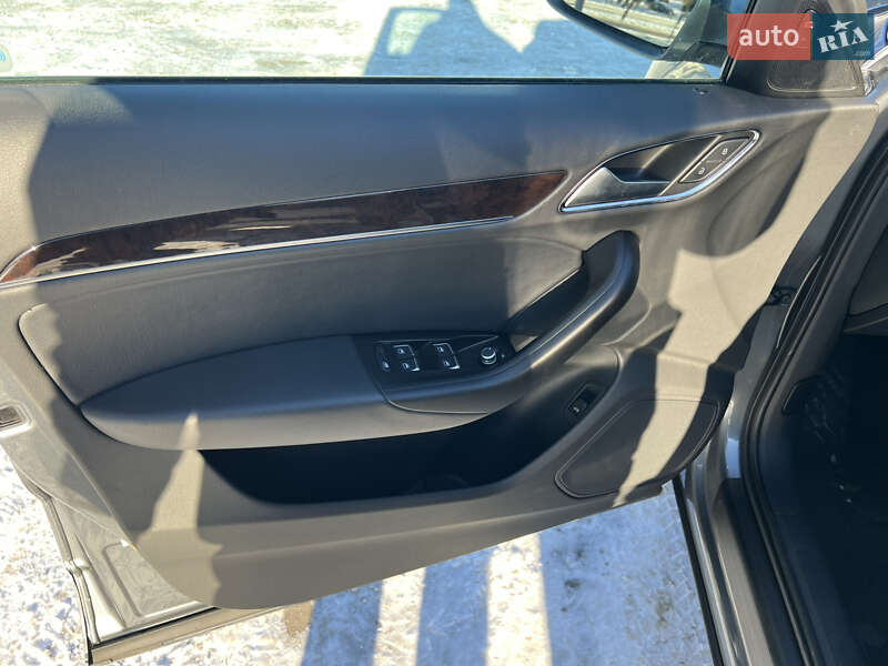 Позашляховик / Кросовер Audi Q3 2015 в Луцьку