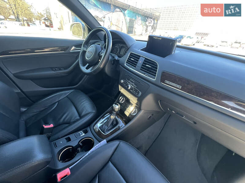 Позашляховик / Кросовер Audi Q3 2015 в Луцьку