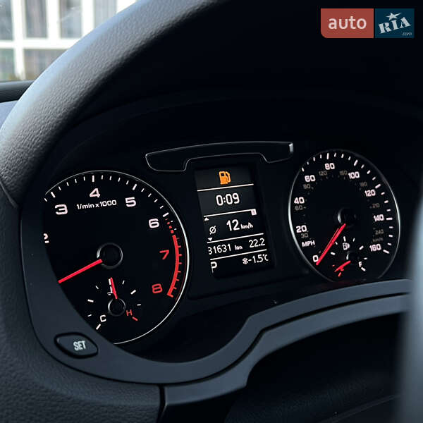 Внедорожник / Кроссовер Audi Q3 2017 в Черновцах