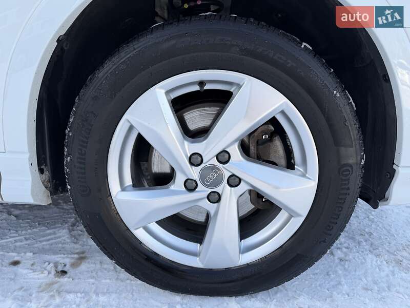 Позашляховик / Кросовер Audi Q3 2020 в Києві