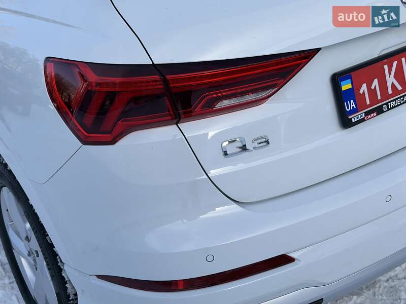 Позашляховик / Кросовер Audi Q3 2020 в Києві