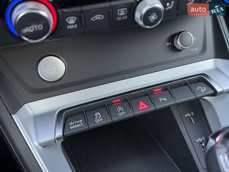 Позашляховик / Кросовер Audi Q3 2020 в Києві