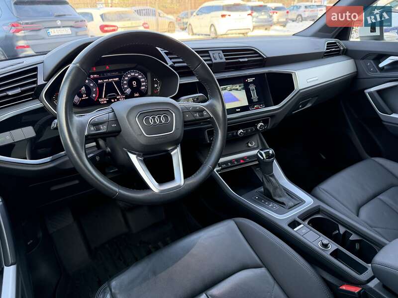 Позашляховик / Кросовер Audi Q3 2020 в Києві
