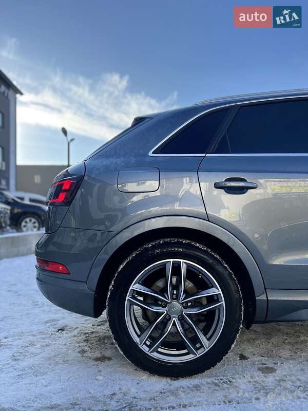 Внедорожник / Кроссовер Audi Q3 2016 в Киеве
