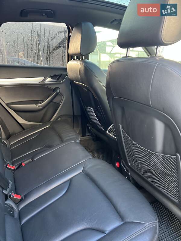 Внедорожник / Кроссовер Audi Q3 2016 в Киеве