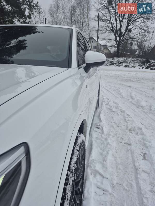 Внедорожник / Кроссовер Audi Q3 2021 в Житомире