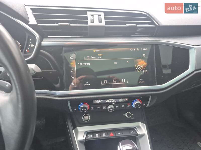 Внедорожник / Кроссовер Audi Q3 2021 в Житомире