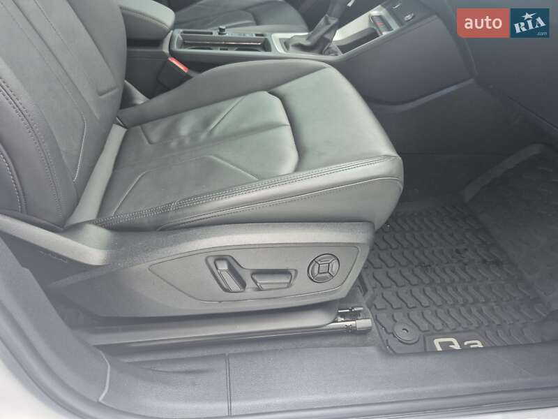 Внедорожник / Кроссовер Audi Q3 2021 в Житомире