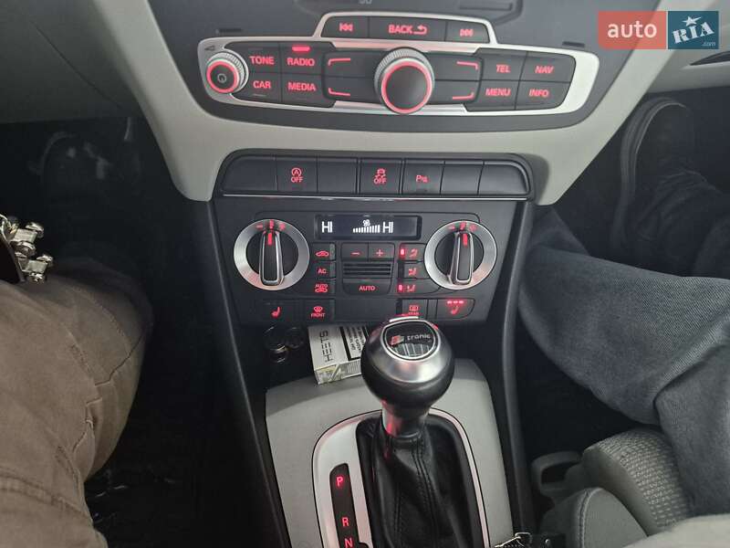 Внедорожник / Кроссовер Audi Q3 2012 в Киеве