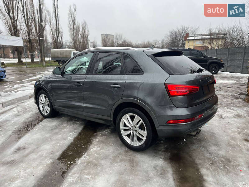 Внедорожник / Кроссовер Audi Q3 2017 в Харькове