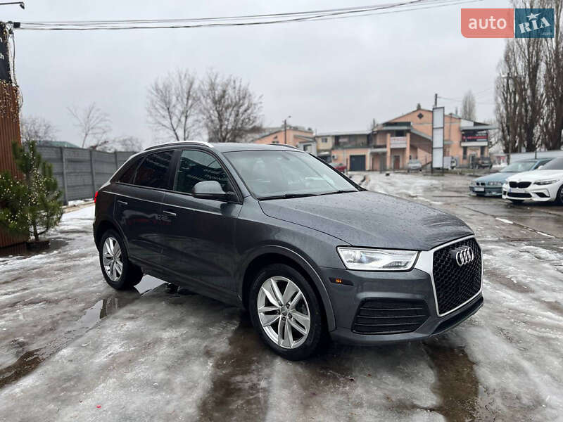 Внедорожник / Кроссовер Audi Q3 2017 в Харькове