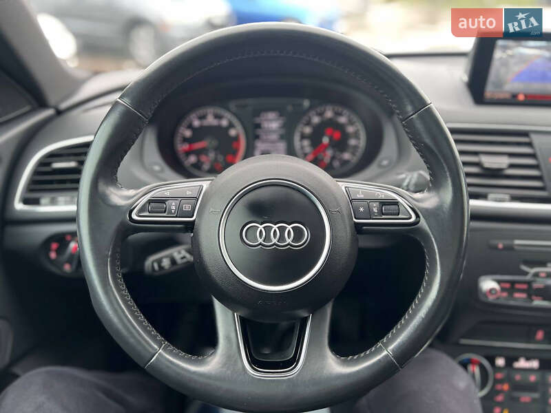 Внедорожник / Кроссовер Audi Q3 2017 в Харькове