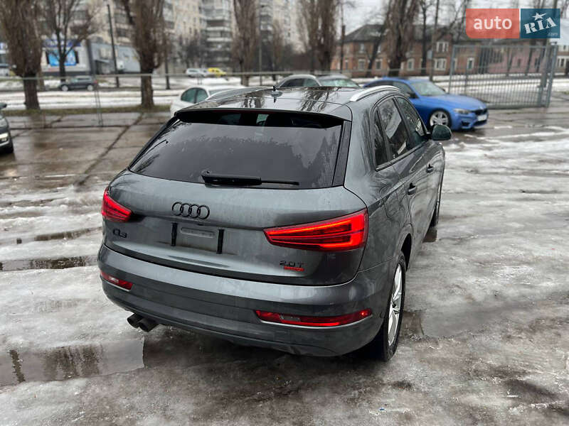 Внедорожник / Кроссовер Audi Q3 2017 в Харькове